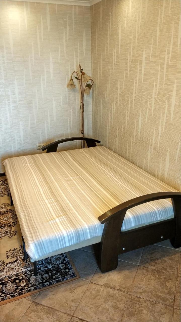 Apartment On Privokzalnaya 2/1 ヴィーンヌィツャ エクステリア 写真